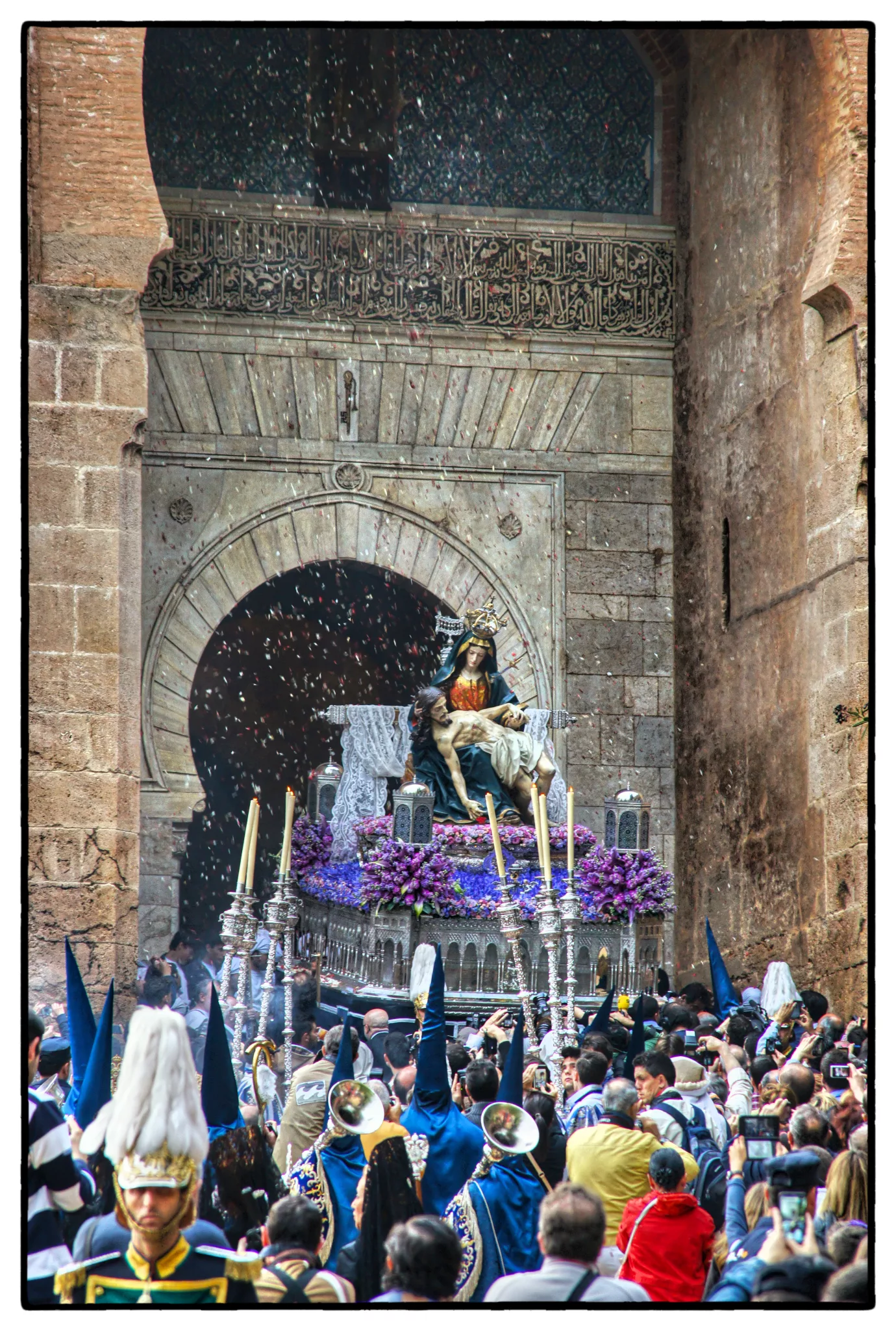 La Alhambra, hermandad de la Semana Santa de Granada