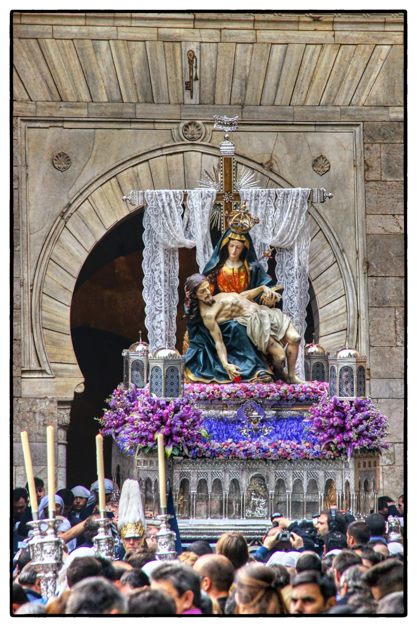 La Alhambra, hermandad de la Semana Santa de Granada