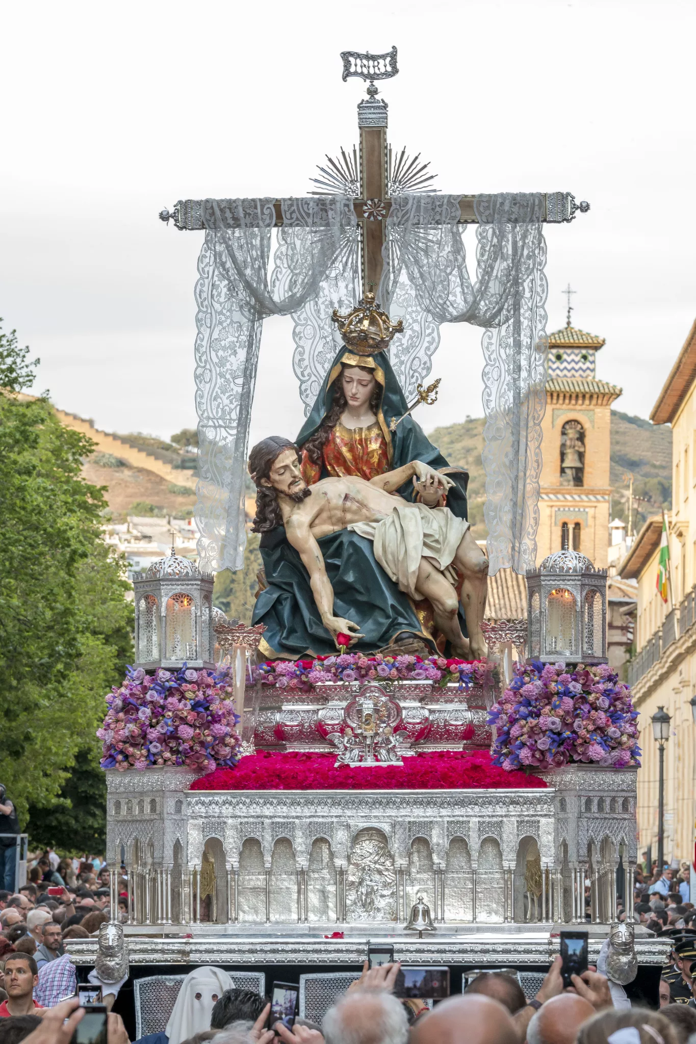 La Alhambra, hermandad de la Semana Santa de Granada