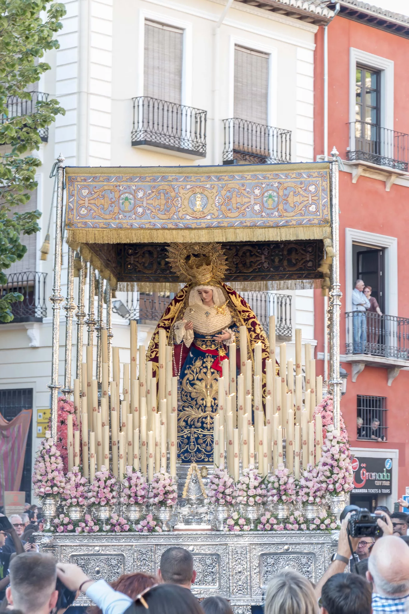 Sentencia, hermandad de la Semana Santa de Granada