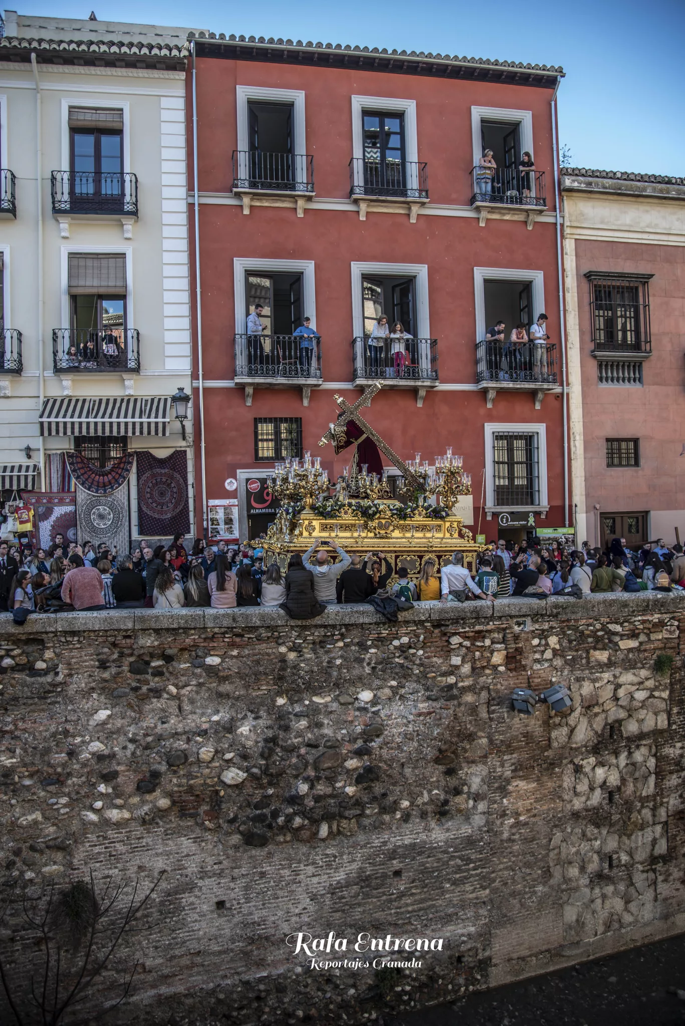 Via Crucis, hermandad de la Semana Santa de Granada