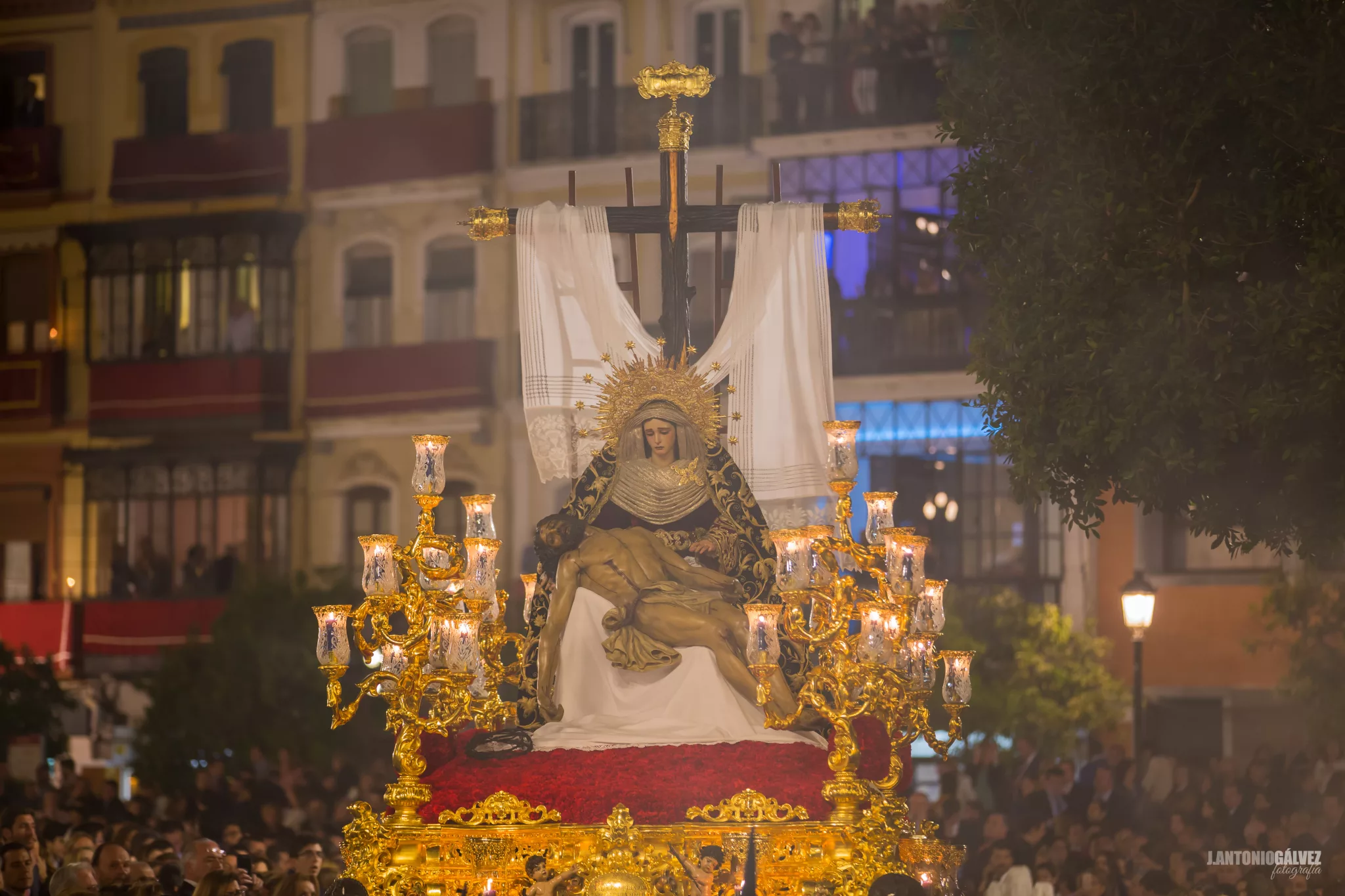 El Baratillo (Sevilla), hermandad de la Semana Santa de Sevilla