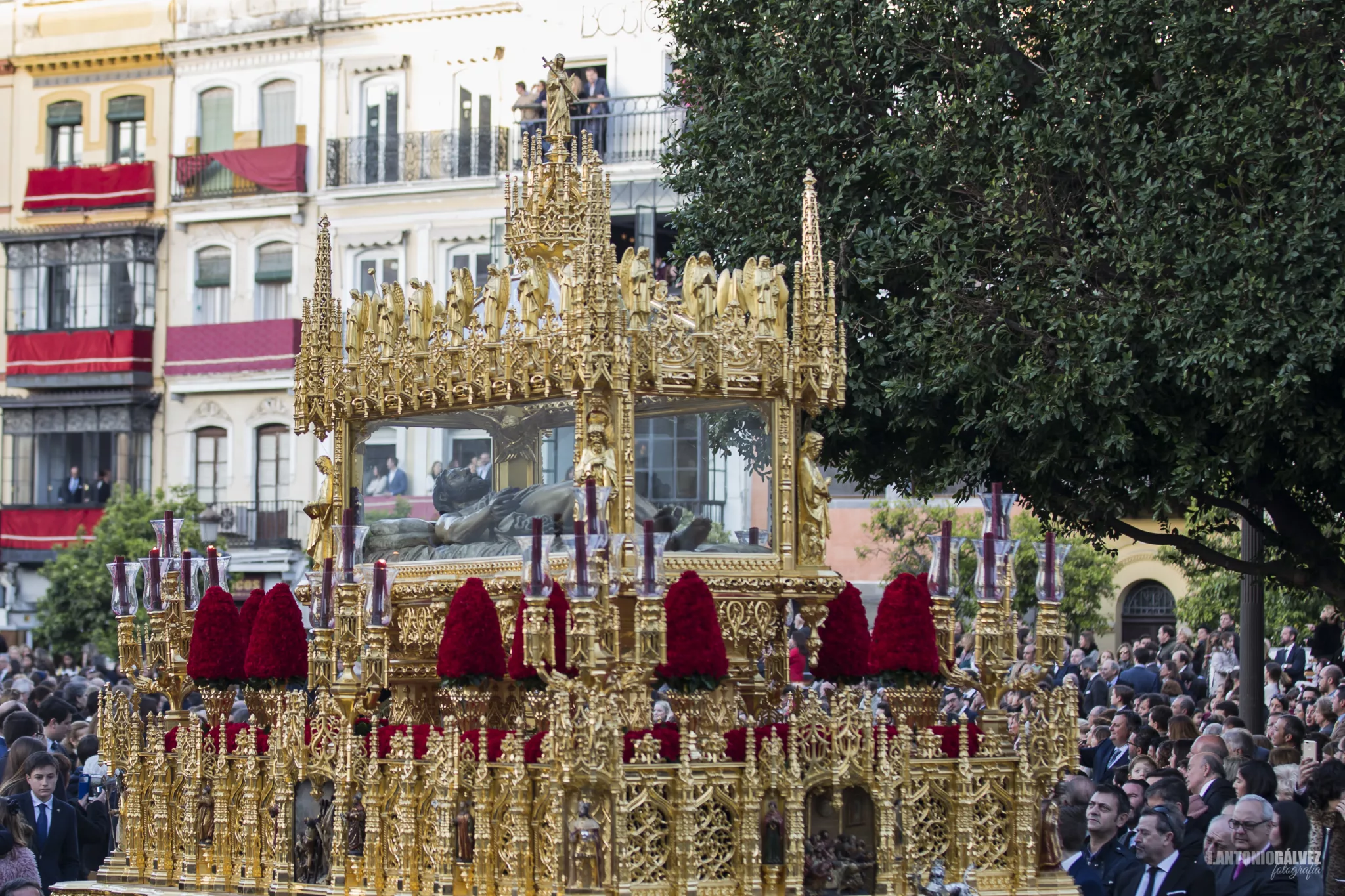 El Santo Entierro, hermandad de la Semana Santa de Sevilla