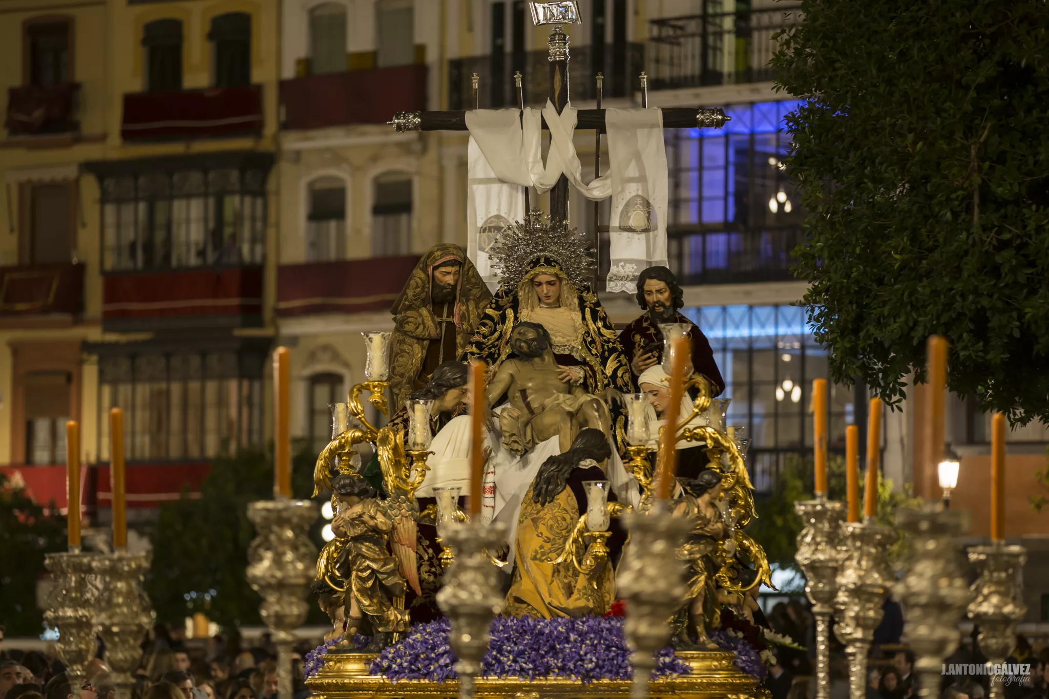 La Sagrada Mortaja, hermandad de la Semana Santa de Sevilla