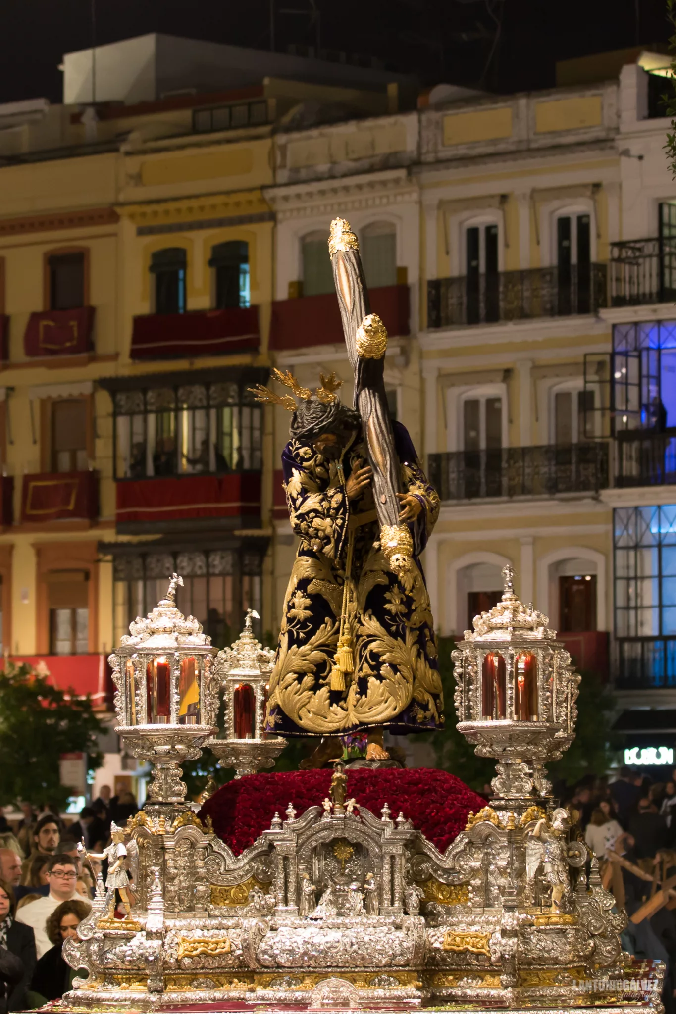 Pasión Y Muerte, hermandad de la Semana Santa de Sevilla