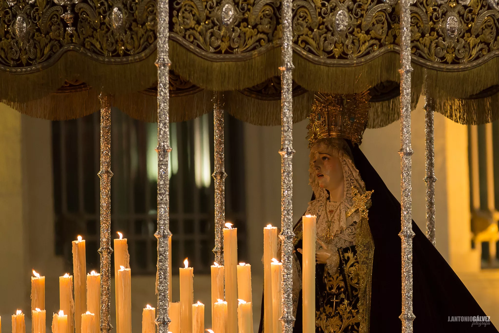 Santa Cruz (Sevilla), hermandad de la Semana Santa de Sevilla