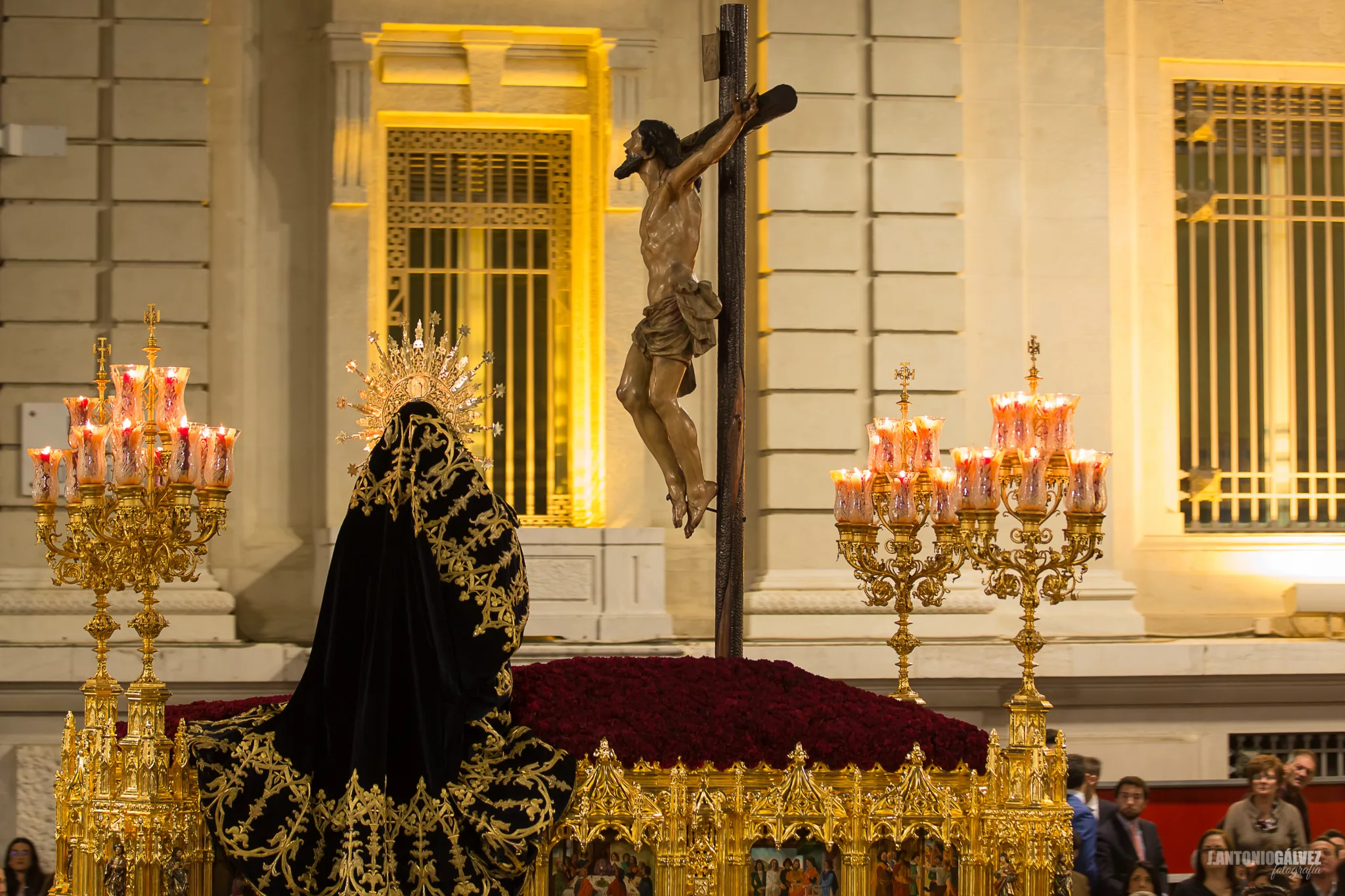 Santa Cruz (Sevilla), hermandad de la Semana Santa de Sevilla
