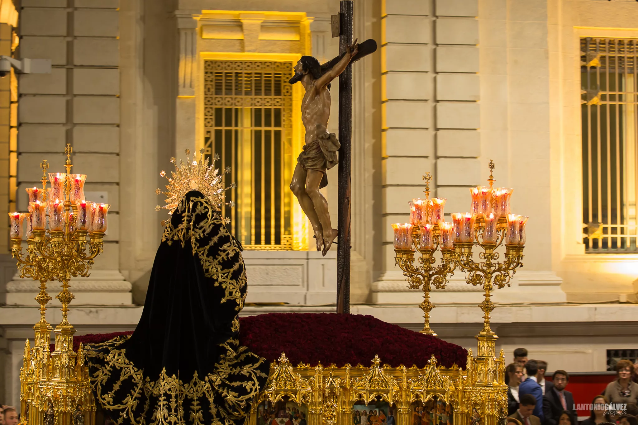 Santa Cruz (Sevilla), hermandad de la Semana Santa de Sevilla