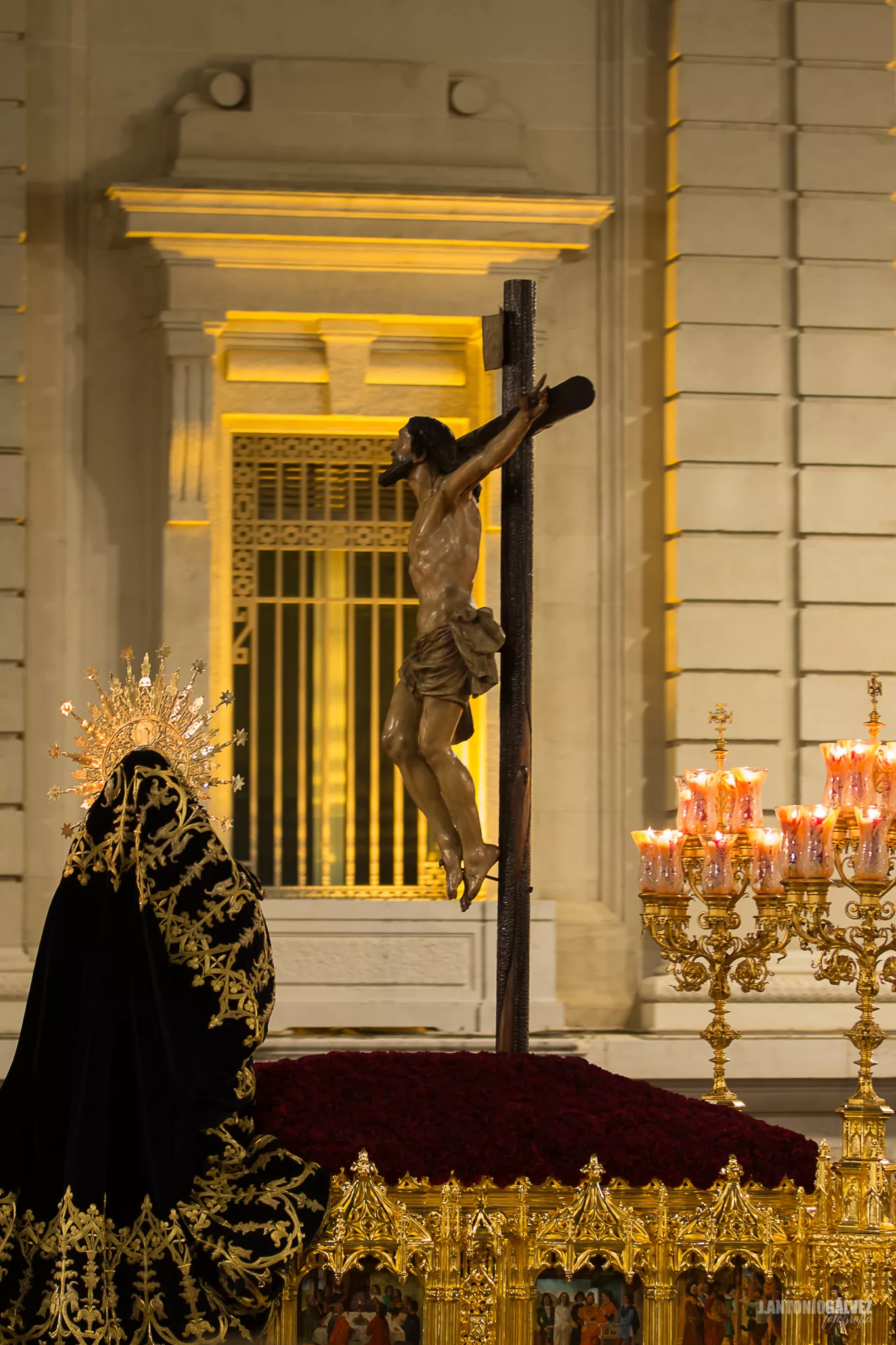Santa Cruz (Sevilla), hermandad de la Semana Santa de Sevilla