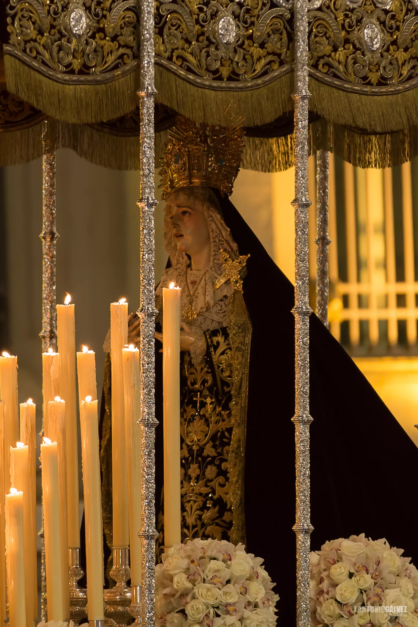 Santa Cruz (Sevilla), hermandad de la Semana Santa de Sevilla
